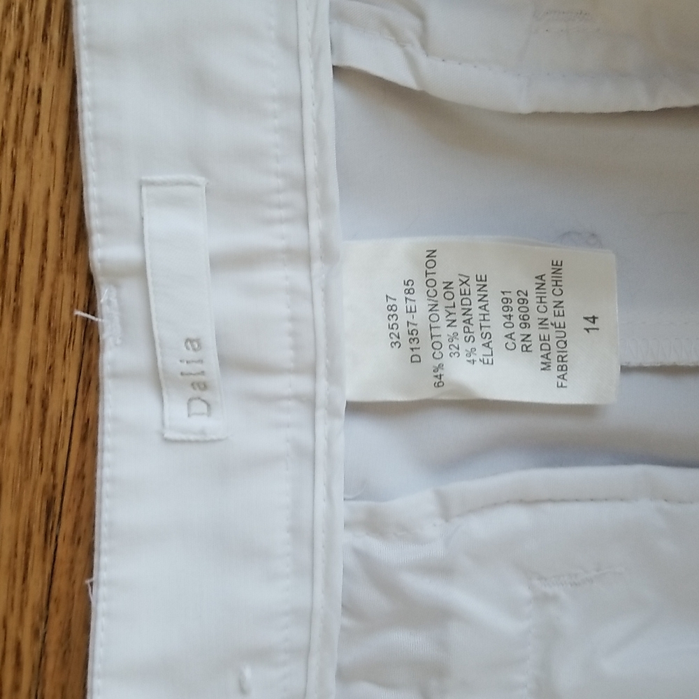 (14) Dalia White Cotton Blend Capri Pants Casual Neutral Cottagecore Minimalist - Picture 3 of 9
